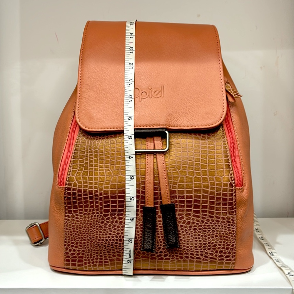 leather backpack - Picture 6 of 7